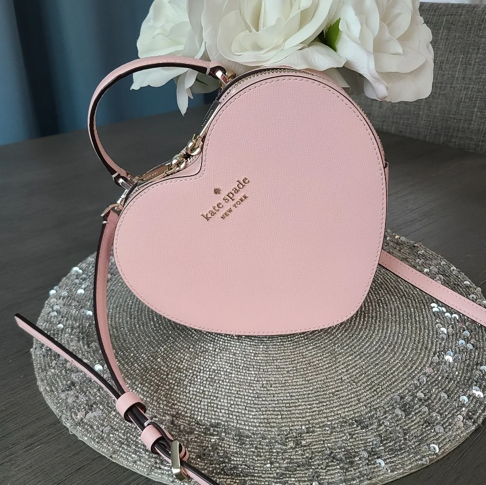 Like New - Kate Spade Heart Crossbody Bag 💕 - Picture 9 of 15